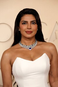 Priyanka_Chopra_attends_the_98th_Oscars_at_Dolby_Theatre_in_Hollywood2C_California_285629.jpg