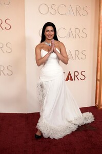 Priyanka_Chopra_attends_the_98th_Oscars_at_Dolby_Theatre_in_Hollywood2C_California_287229.jpg