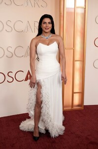 Priyanka_Chopra_attends_the_98th_Oscars_at_Dolby_Theatre_in_Hollywood2C_California_287329.jpg