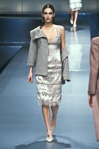 Valentino 1998 Women RTW 25.jpg