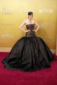 sofia-carson-at-actor-awards-los-angeles-2026-1.jpg