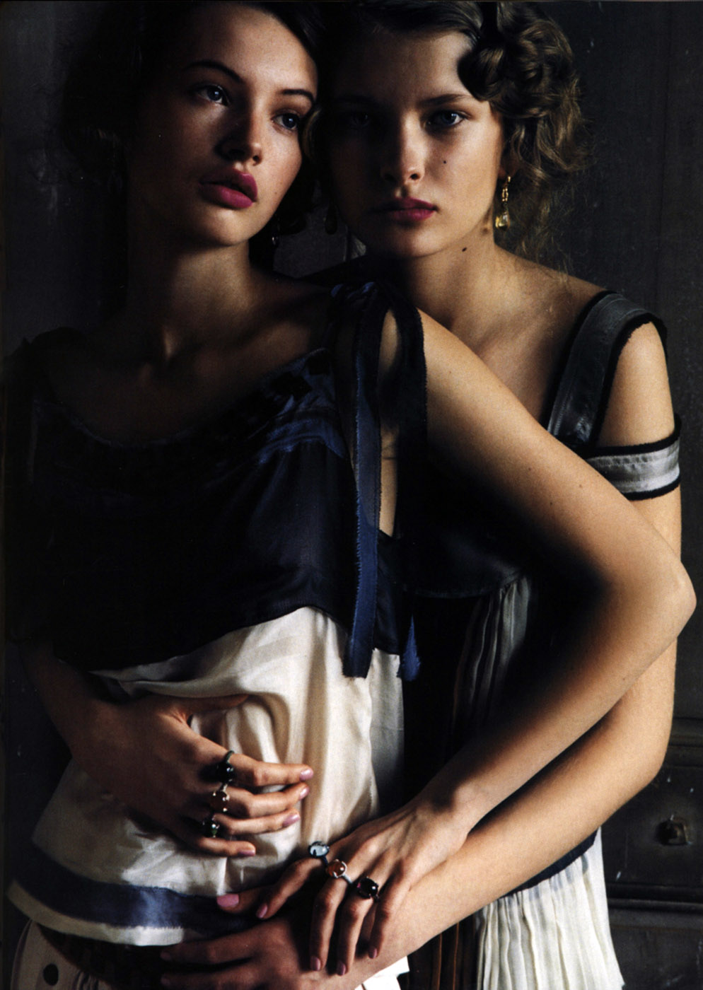 Лесбиянство не модно текст. Koto Bolofo. Vogue Italia May 22. Koto Bolofo model. Mona and Mia cousins.