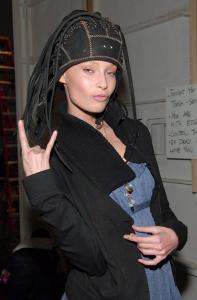 post-1676-1139172186_thumb.jpg