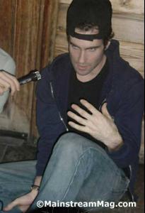 post-3761-1165148354_thumb.jpg