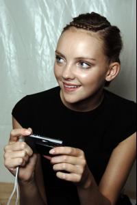 post-774-1166541933_thumb.jpg